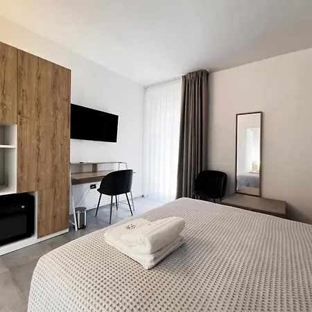 Oda ve Kahvaltı Pinea 4*