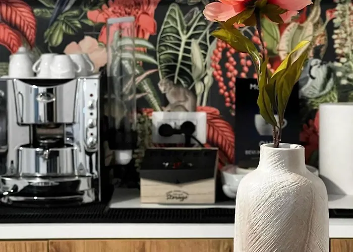 לינה וארוחת בוקר Pinea 4*