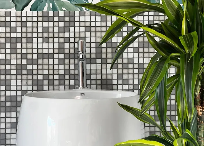 Pinea Bed & Breakfast 4*